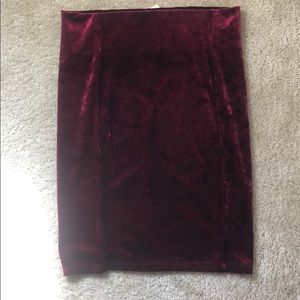 Burgundy midi velvety skirt